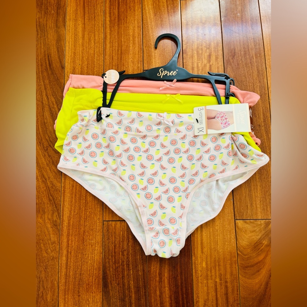 NWT Spree Panty Set